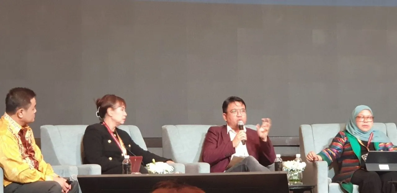 Prof Dr M Nazri Muhd at a panel discussion