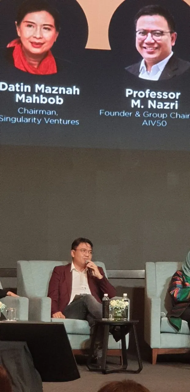 Prof Dr M Nazri Muhd on stage
